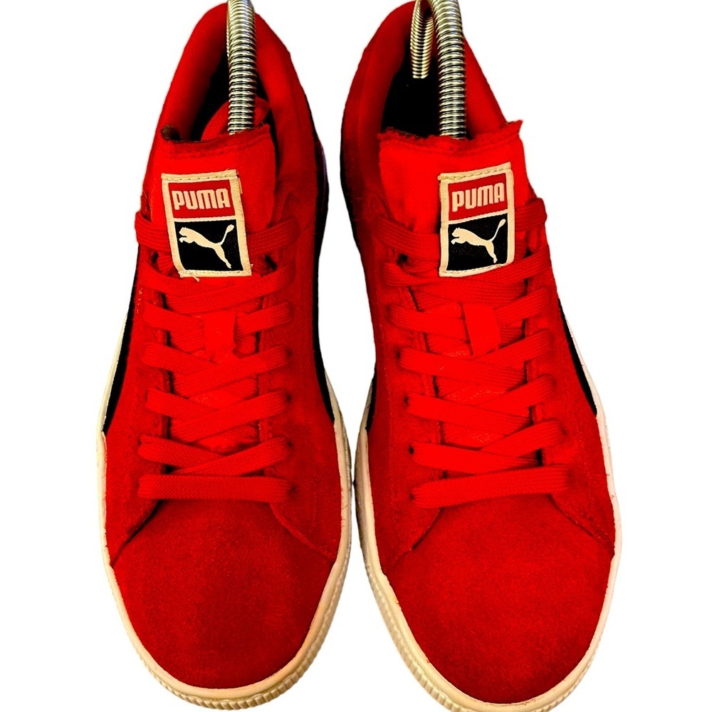 Puma Suede Red & Black w/ White sole size Women’s 6.5 sneakers EUC Rare Pumas